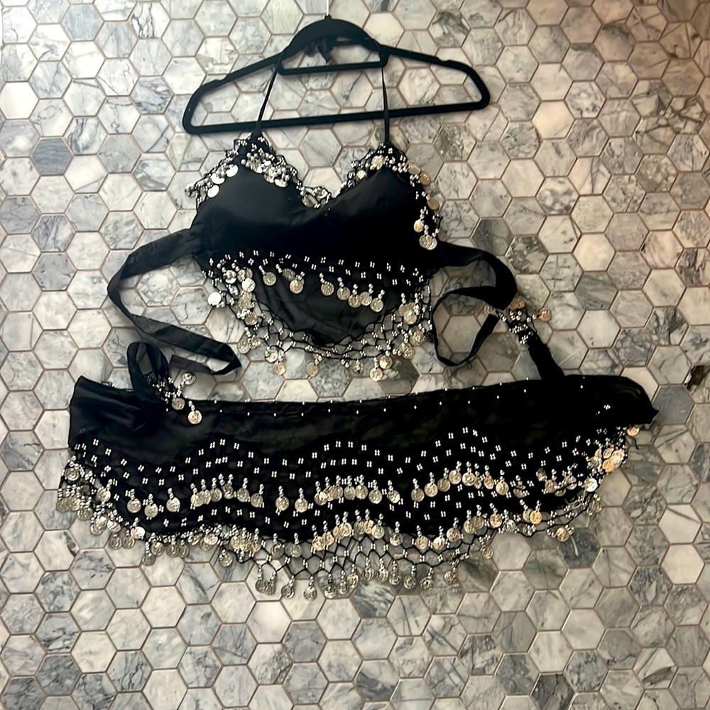 Black belly dance
